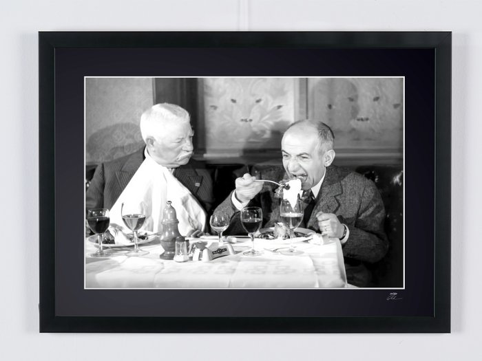 Le Tatoué 1968 - Louis de Funès and Jean Gabin - Fine Art Photography - Luxury Wooden Framed 70X50 cm - Limited Edition 02 of 30 - Serial ID 30624 - Original Certificate (COA), Hologram Logo Editor and QR Code - 100% New items.