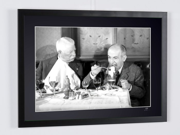 Le Tatoué 1968 - Louis de Funès and Jean Gabin - Fine Art Photography - Luxury Wooden Framed 70X50 cm - Limited Edition 02 of 30 - Serial ID 30624 - Original Certificate (COA), Hologram Logo Editor and QR Code - 100% New items.