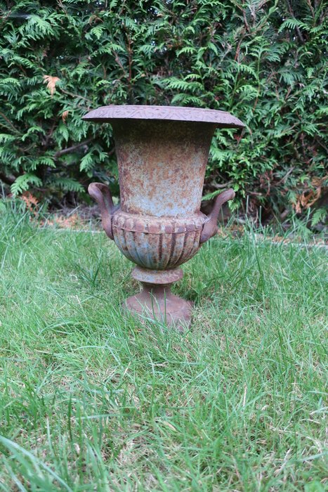 Jardinière - Støbejern - havevase med hank patina