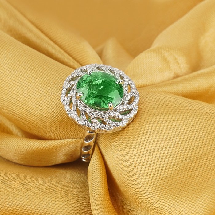 Cocktailring - 14 karat Hvidguld -  5.32ct. tw. Tsavorit - Diamant - Tsavorite granatring