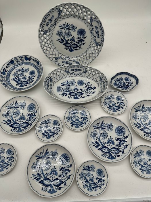 Hutschenreuther Zwiebelmuster Set - 14 -teiliges Porzellan mit Durchbruchschalen und 10 Kleine - Middagstallerken (14) - Porcelæn