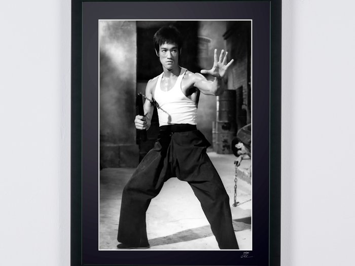 The Way Of The Dragon (1972) - Bruce Lee as "Lee" - Fine Art Photography - Luxury Wooden Framed 70X50 cm - Limited Edition Nr 07 of 35 - Serial ID 20550 - Original Certificate (COA), Hologram Logo Editor and QR Code - 100% New items.