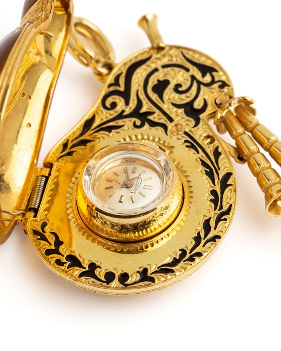 18k gold pendant with mechanical watch, enamel and diamonds , Levrette - 18 kraat Gulguld - Halskæde med ur Diamant