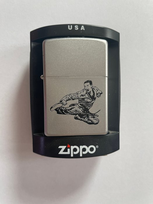 Zippo - Lighter - Jern (støbt/smeltet) -  (2)