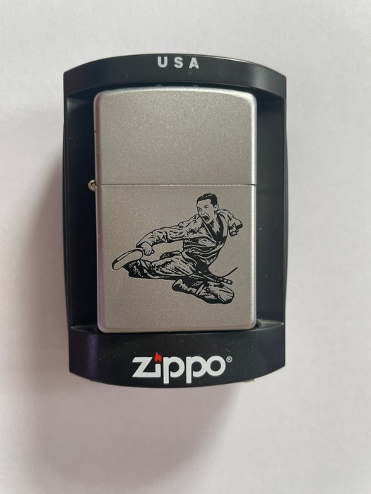 Zippo - Lighter - Jern (støbt/smeltet) -  (2)