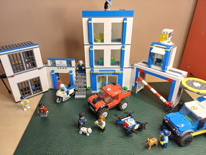 Lego - City - 60246 - Police Station