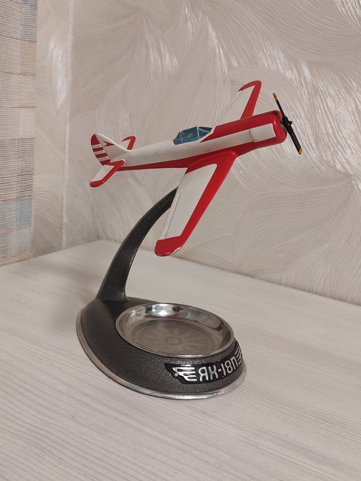 Askebæger - Ashtray of the Yak-3 plane. USSR, 1960-s - Metal, Plast