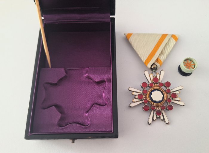 Japan - Medalje - Order Of The Sacred Treasure 5th Class