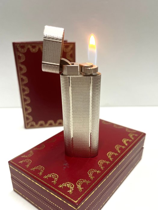 Cartier - Silver plated - Oval - Lighter - Forsølvet