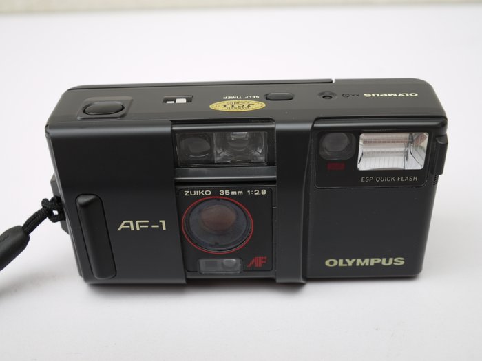 Olympus AF-1 mit Zuiko 35mm 1:2.8 Weitwinkelobjektiv Analogt kamera