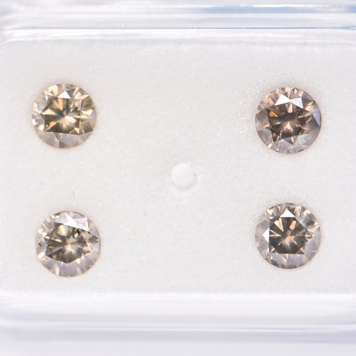 Ingen mindstepris - 4 pcs Diamant  (Naturfarvet)  - 0.99 ct - Rund - Fancy Brunlig, Gullig Grå - I1, SI2 - International Gemological Institute (IGI)