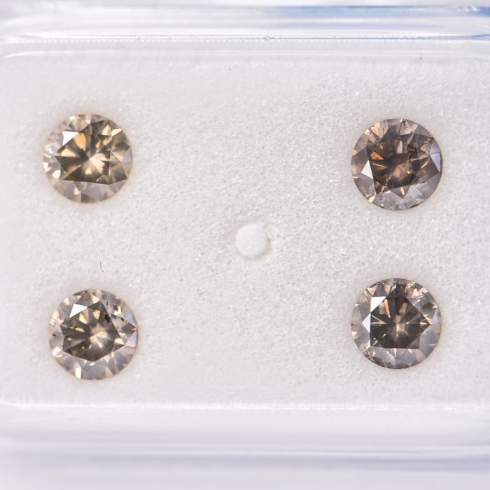 Ingen mindstepris - 4 pcs Diamant  (Naturfarvet)  - 0.99 ct - Rund - Fancy Brunlig, Gullig Grå - I1, SI2 - International Gemological Institute (IGI)