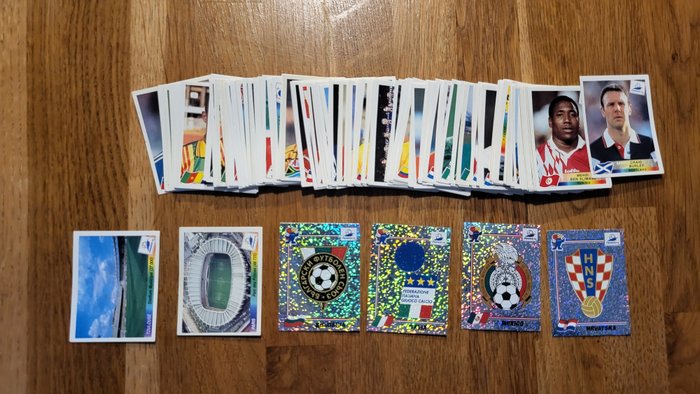 Panini - World Cup France 98 - Including 4 emblems - 160 Loose stickers