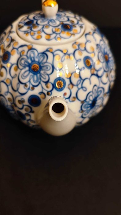 Lomonosov Imperial Porcelain - N.Slavina - Tepotte - Tulipan, mørk kobolt-blomst motiv, 22-gradigt guld - Porcelæn - Stor 2 liter tekande