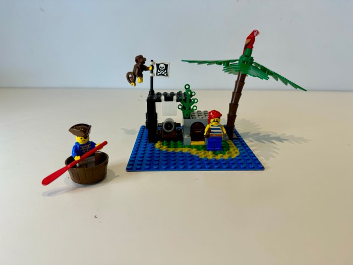 Lego - Pirates - 6260 - Shipwreck Island, 6245 - Harbor Sentry (2x), 6247 - Bounty Boat, 6234 Renegade’s Raft  6235