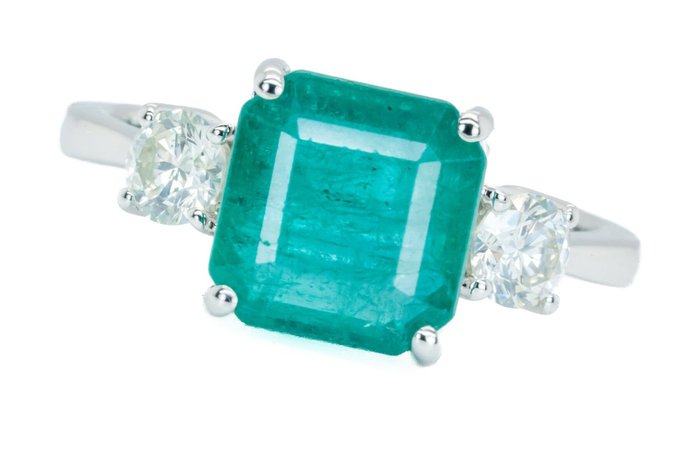 Ingen mindstepris - Ring - 18 kraat Hvidguld, Intens/Vivid Green (Zambia) -  4.06ct. tw. Smaragd - Diamant - 0,52 ct - SI