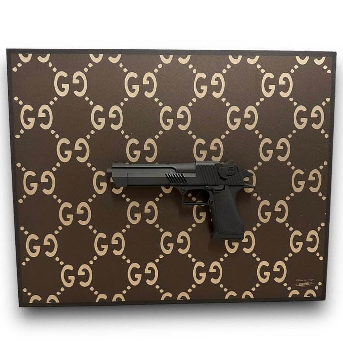 Daluxe Art - 1999 • Gucci Gun