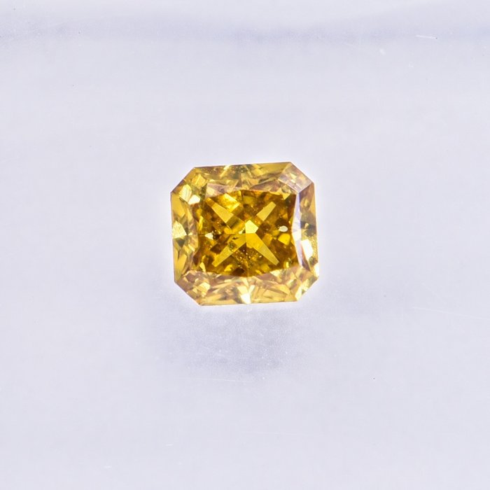 Ingen mindstepris - 1 pcs Diamant  (Naturfarvet)  - 033 ct - Radiant - Fancy vivid Brunlig Gul - VVS2 - International Gemological Institute (IGI)