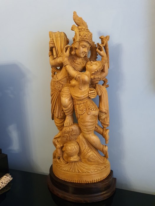 Skulptur, Grande Scultura Lignea Radha e Krishna - 51.5 cm - Rosentræ, Sandal - 1970