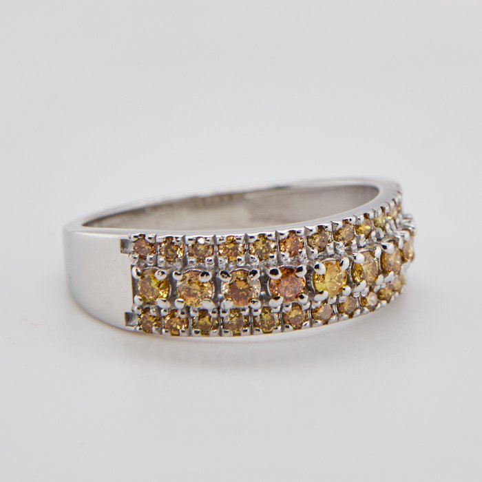 Ring 14 kt. -  0.56ct. tw. Diamant (Naturfarvet)