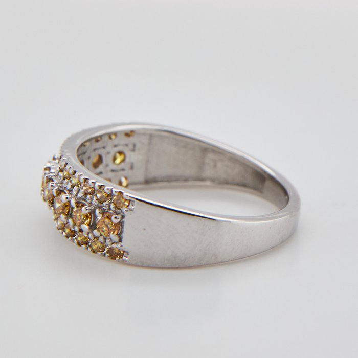 Ring 14 kt. -  0.56ct. tw. Diamant (Naturfarvet)