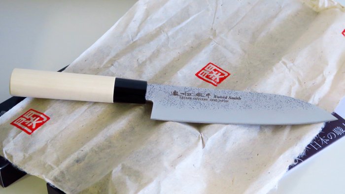 Satake - Køkkenkniv - Santoku - Stål - Japan - Japansk SANTOKU