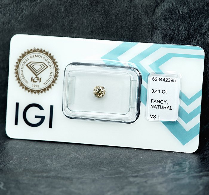 1 pcs Diamant  (Naturfarvet)  - 0.41 ct - Fancy light Brunlig Gul - VS1 - International Gemological Institute (IGI)