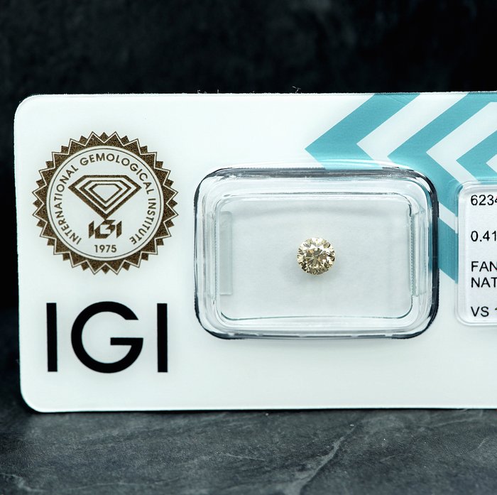 1 pcs Diamant  (Naturfarvet)  - 0.41 ct - Fancy light Brunlig Gul - VS1 - International Gemological Institute (IGI)