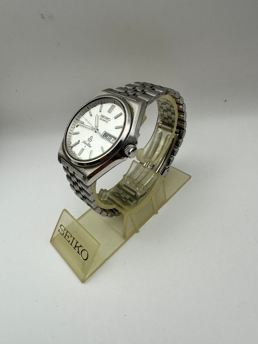 Seiko - silverware - Ingen mindstepris - 8229-700A - Mænd - 1970-1979