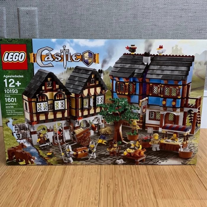 Lego - castle - Castle Medieval Market misb 10193 new sealed