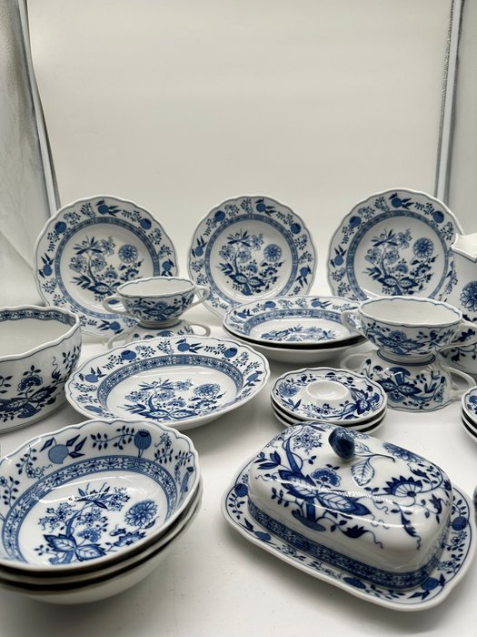 Hutschenreuther Zwiebelmuster Set- 27 -teiliges Porzellan Essgeschirr, Blau-Weiß Klassiker - Middagstallerken (27) - Porcelæn