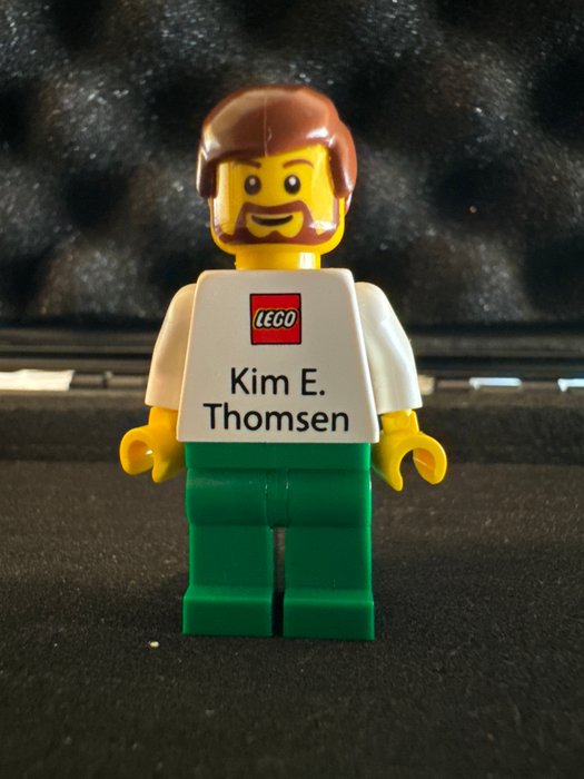 Lego - Minifigurer - VERSION 2 - KIM E THOMSEN - LEGO BUSINESS CARD MINIFIGURE - RARE - NO - 2010-2020