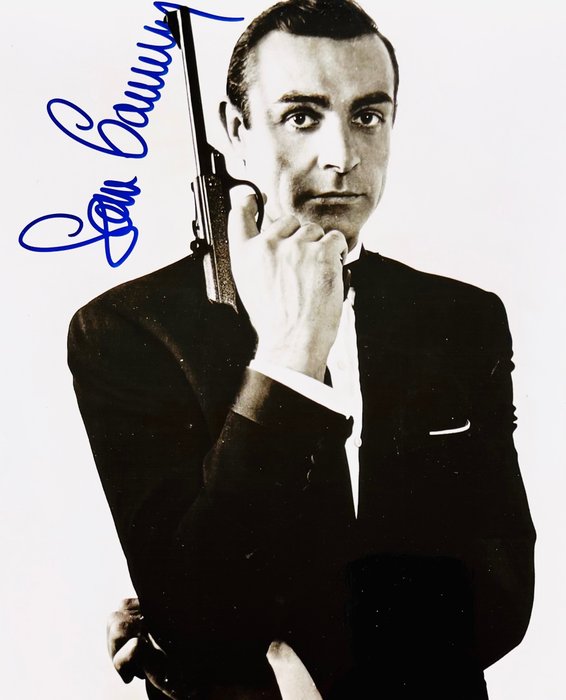 James Bond 007: Dr. No - Signed by Sean Connery (+) - with COA