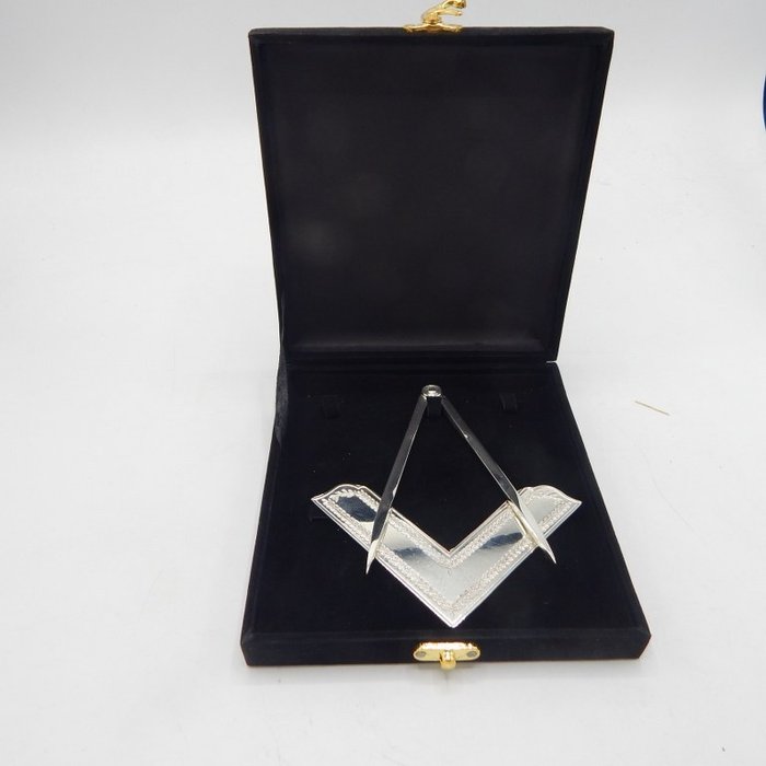 Ukendt - Badge - masonic vrijmetselarij passer en winkelhaak in luxe presenteer box - 20. - sidst i