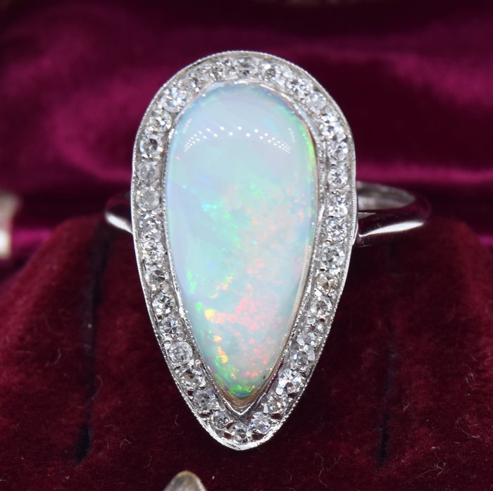 Ring - 18 kraat Hvidguld Opal