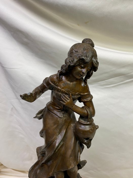 Figurmantal-ur - François Moreau - La Cruche Cassée -   Bronze, Messing, Råzink - 1850-1900