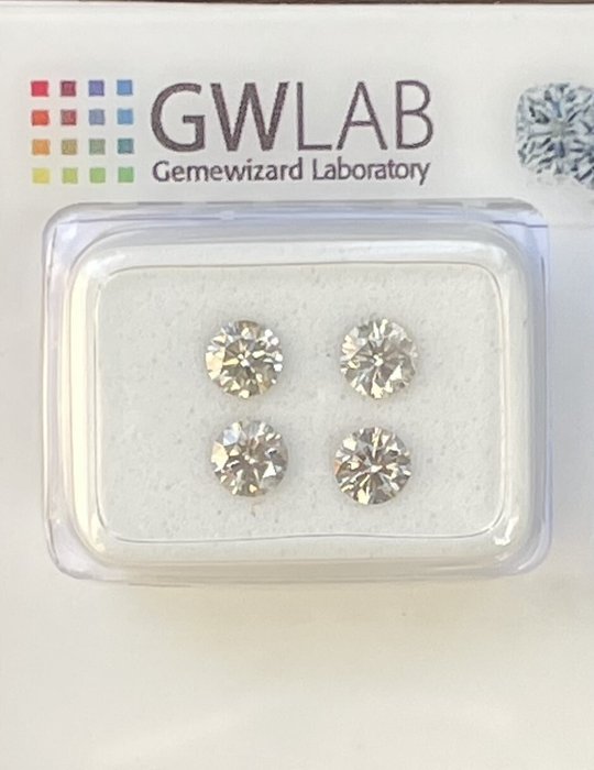 Ingen mindstepris - 4 pcs Diamant  (Natur)  - 1.02 ct - Rund - SI1, SI2 - Gemewizard Gemological Laboratory (GWLab) - Grå