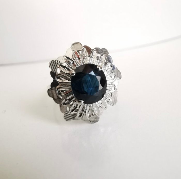 Ring - 18 kraat Hvidguld -  1.20ct. tw. Safir