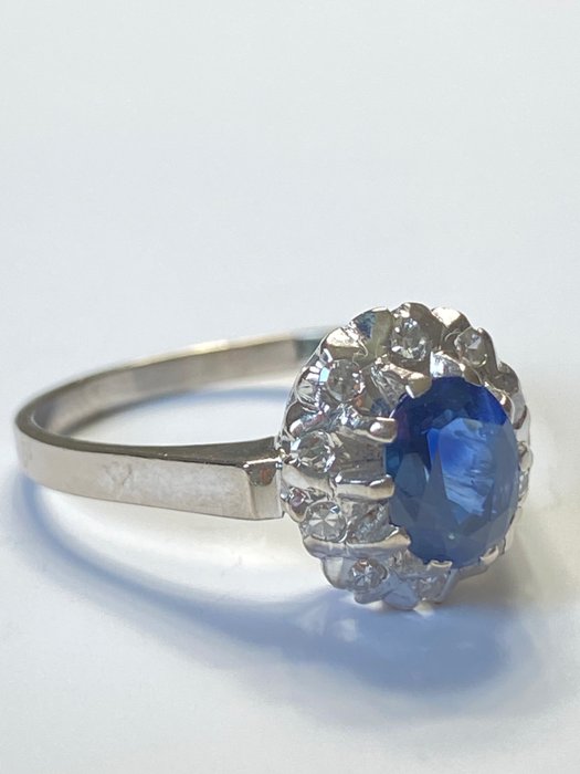 Ingen mindstepris - Ring - 18 kraat Hvidguld Safir - Diamant