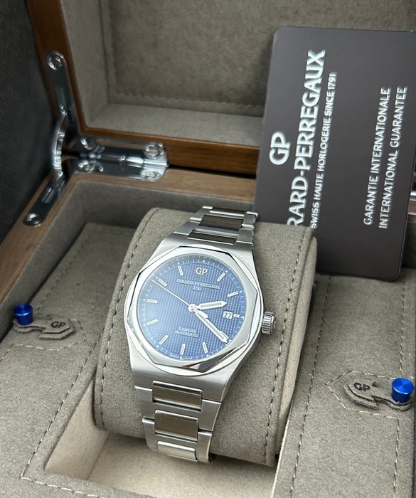 Girard-Perregaux - Laureato 225th Anniversary edition - 81000 - Mænd - 2010-2020