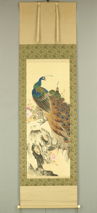 Two Peafowls on Rock and Rose with Box - Ito Keisui 伊藤渓水 (1879-1967) - Japan  (Ingen mindstepris)