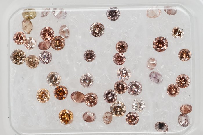 Ingen mindstepris - 46 pcs Diamant  (Naturfarvet)  - 103 ct - Rund Gullig Rosa Brun - I3 VS1 - Gem Report Antwerp (GRA)