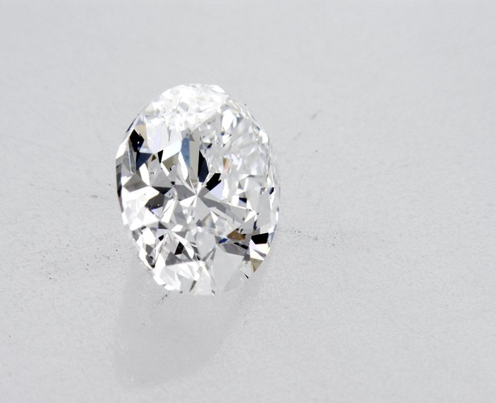 1 pcs Diamant  (Natur)  - 2.01 ct - Oval - D (farveløs) - SI1 - Gemological Institute of America (GIA) - b27