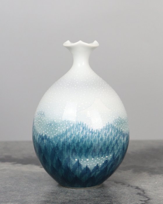 Vase - Porcelæn - Japan - Snelandskab af Arita  (Ingen mindstepris)