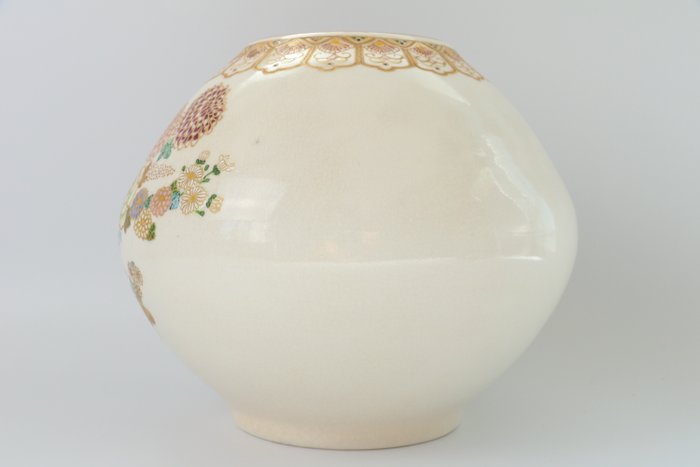 Smuk Satsuma porcelæn 薩摩焼 vase - Porcelæn - Keida Kiln 慶田窯 - Japan - 1900-2000