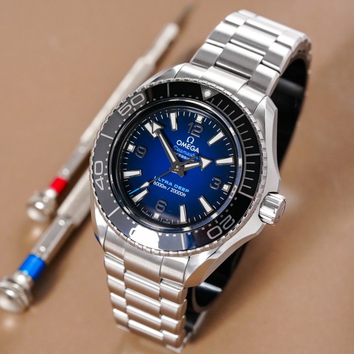 Omega - Seamaster Planet Ocean 6000M Ultra Deep - 215.30.46.21.03.001 - Mænd - 2011-nu