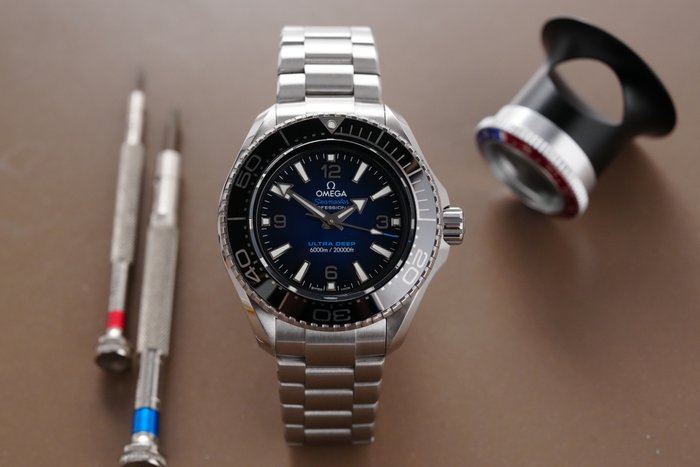 Omega - Seamaster Planet Ocean 6000M Ultra Deep - 215.30.46.21.03.001 - Mænd - 2011-nu