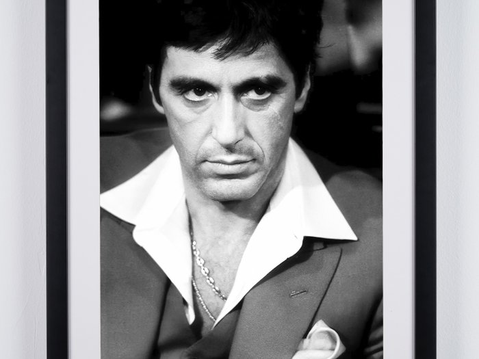 Al Pacino as "Tony Montana" - Scarface (1983) - Fine Art Photography - Luxury Wooden Framed 70X50 cm - Limited Edition Nr 01 of 30 - Serial ID 15641 - Original Certificate (COA), Hologram Logo Editor and QR Code - 100% New items.