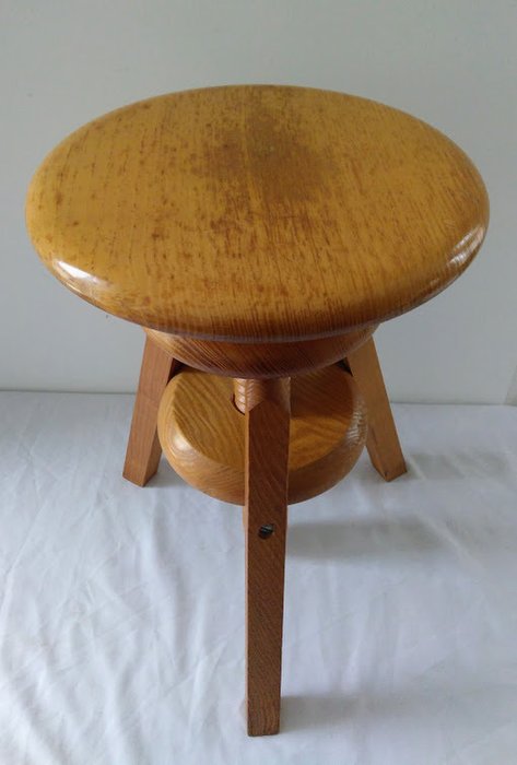 Taburet - Lakeret elm - Skrueskammel kaldet "Watchmaker Stool"