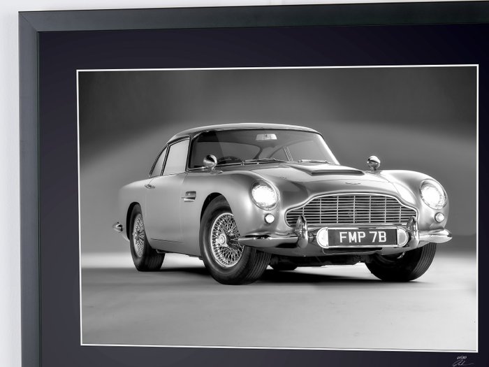 James Bond 007: Goldfinger, Aston Martin DB5  James Bond - Fine Art Photography - Luxury Wooden Framed 70X50 cm - Limited Edition Nr 01 of 30 - Serial ID 20058 - - Original Certificate (COA), Hologram Logo Editor and QR Code